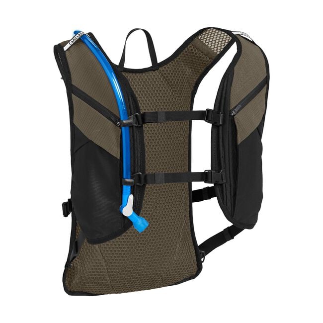 CamelBak Chase Adventure 8 Black Earth should strap and harness
