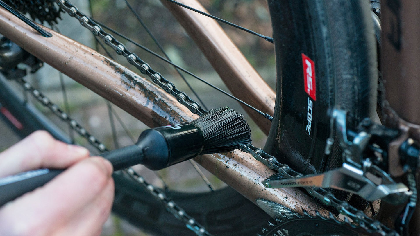 Drivetrain Detailer Brush