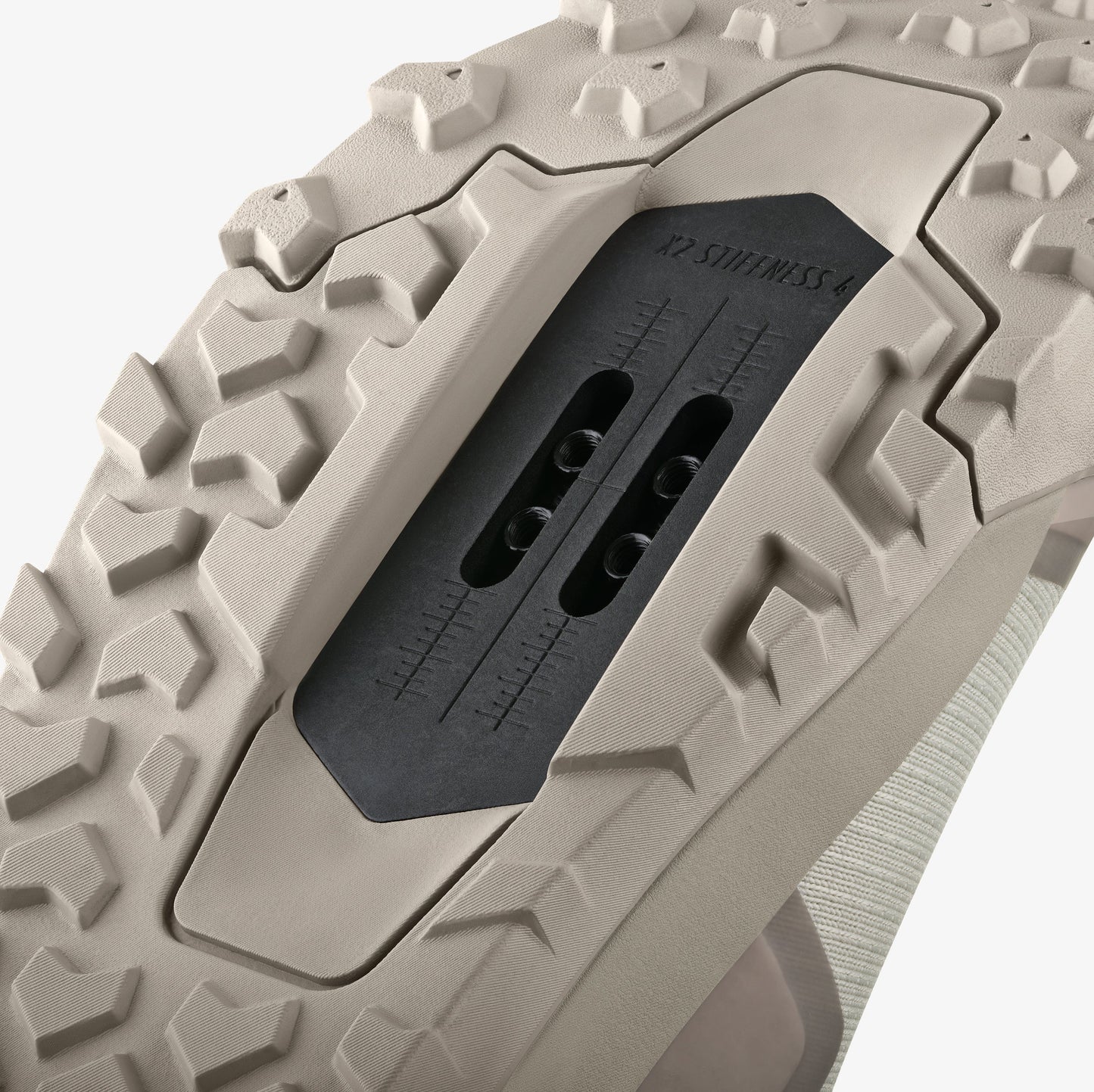Fizik Ergolace 2 clipless off road cycling shoe off white clipless plate close up view