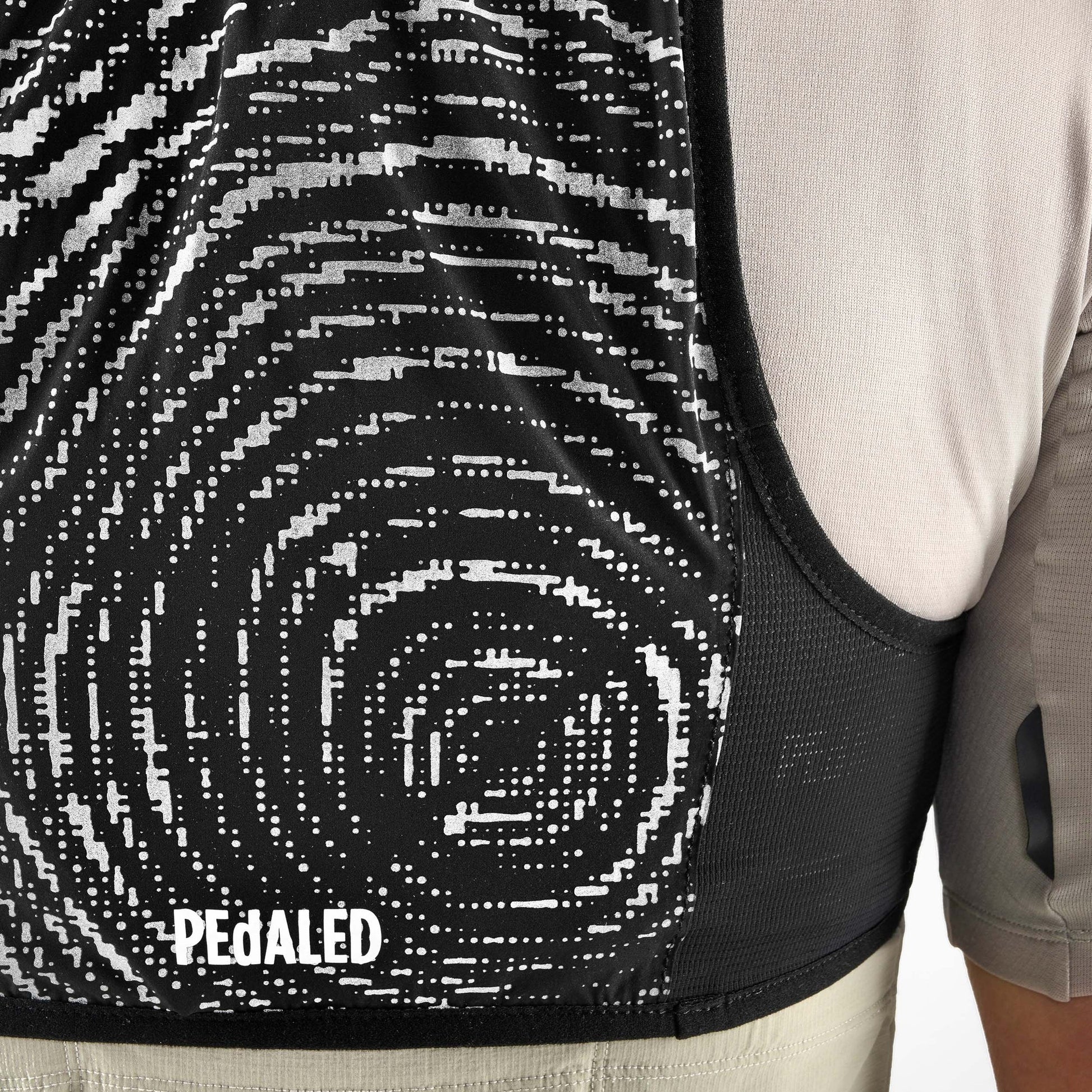 pedaled hydration vest PeDaLED Men's Odyssey Hydrovest