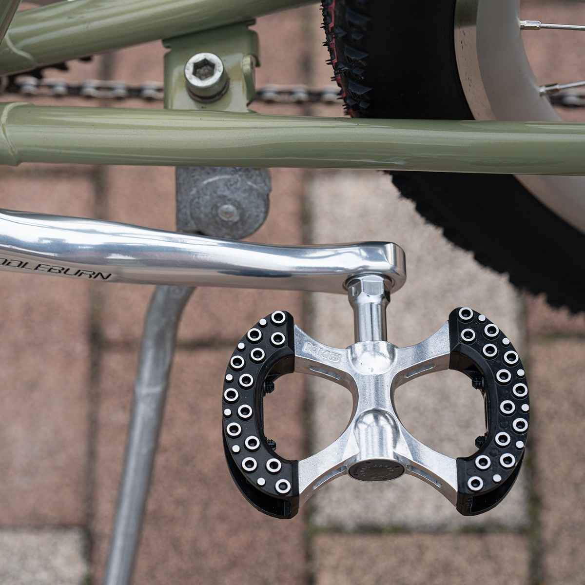MKS Pambda BL Special black aluminum flat bicycle pedals made in Japan with a Blue Lug exclusive colourway.