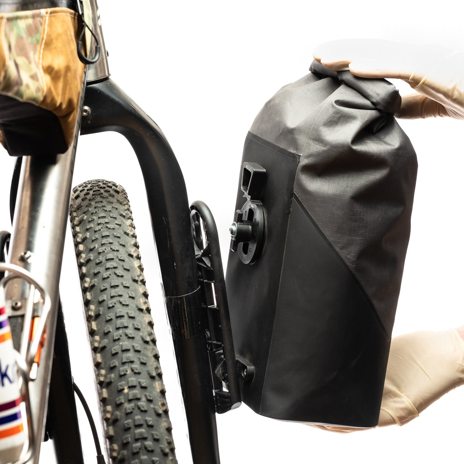 Old Man Mountain Flip Cage with a pannier being attached