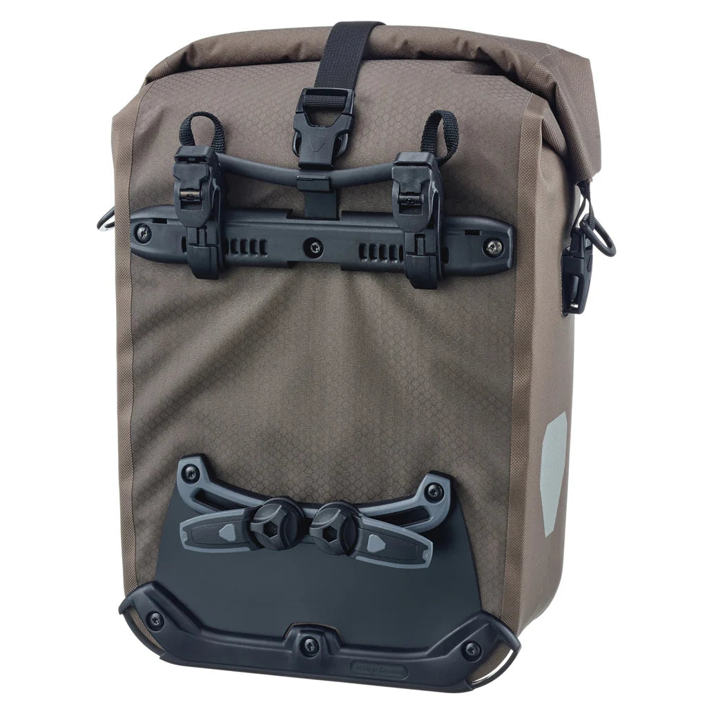 Ortlieb Gravel Pack 14.5L QL2.2 pannier Dark Sand back view