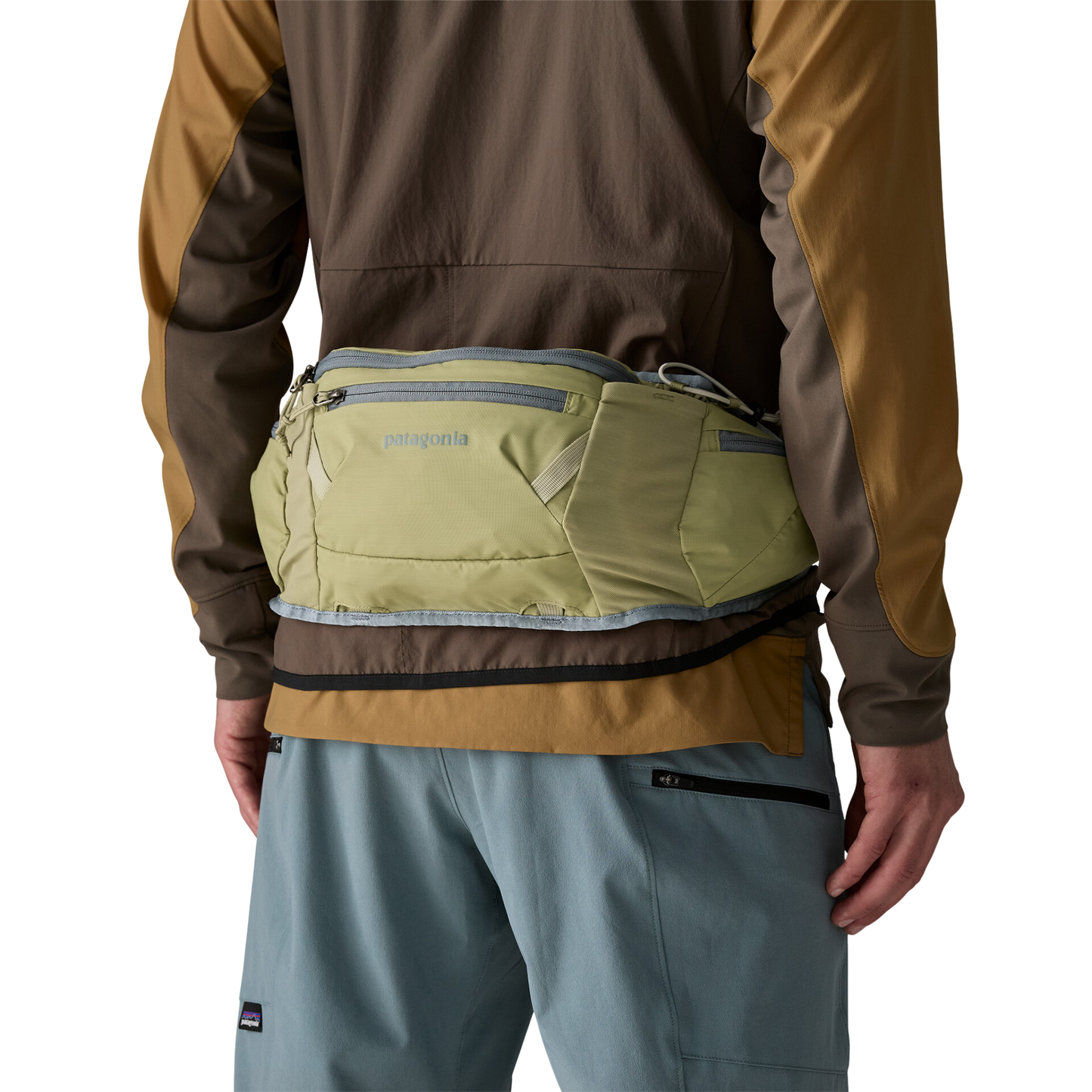Patagonia Dirt Roamer breathable back right panel detail