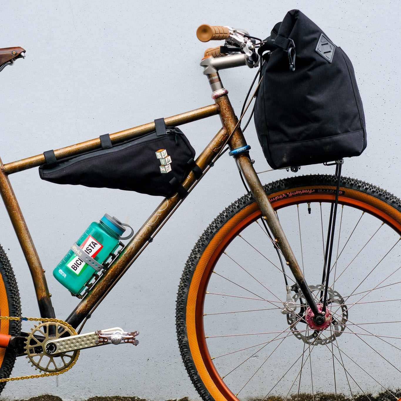 SimWorks Origami 2.2L frame bag in CORDURA nylon, with two storage pockets and secure strap mounting for long days on road, gravel or singletrack.