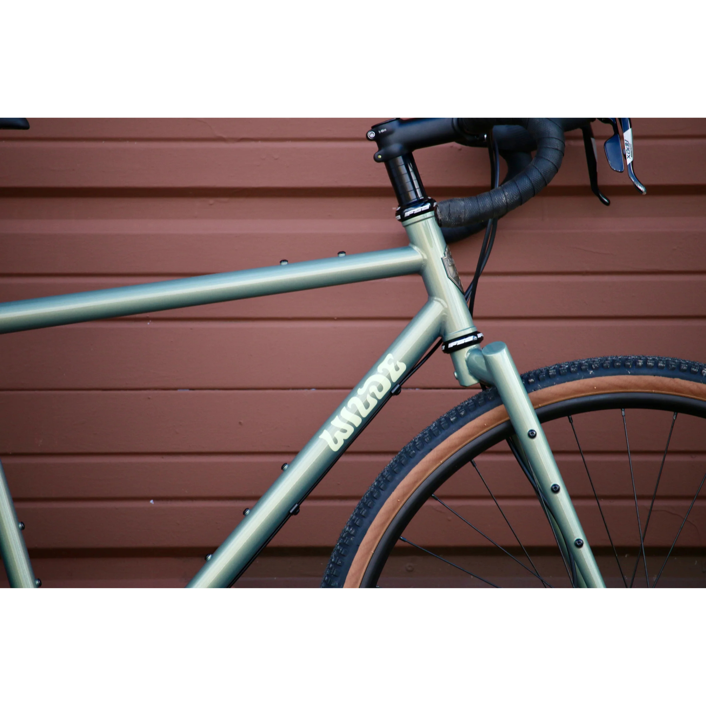 Wilde Rambler steel frameset Sage Green Shimmer with fork