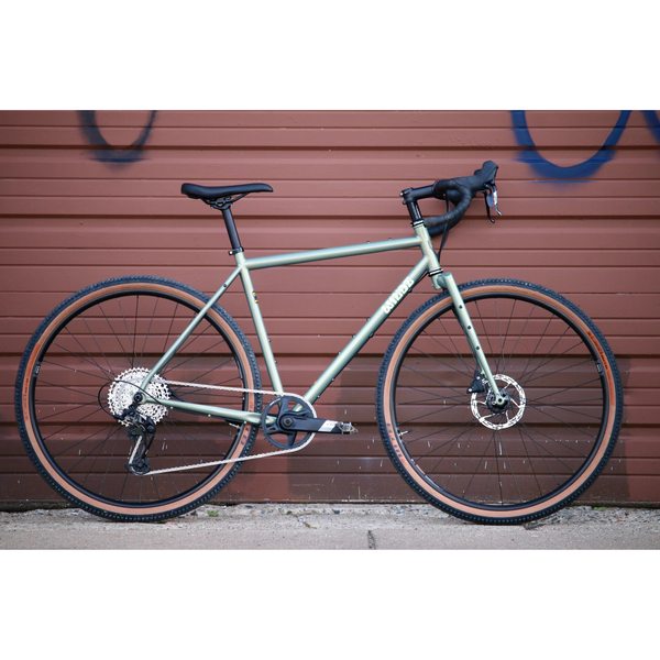 Wilde Rambler steel frameset Sage Green Shimmer with fork general view