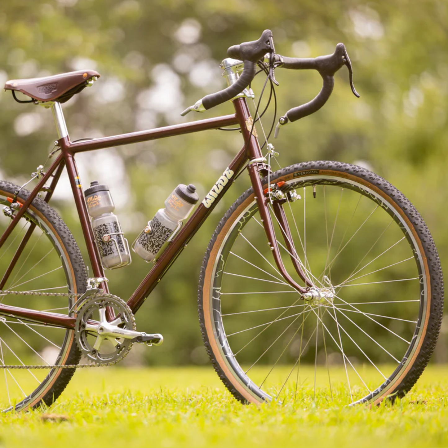 Wilde Spelljammer 700c randonneur rim brake steel fork with Pacenti PBP Bi-Plane fork crown, cargo mounts and internal dynamo routing