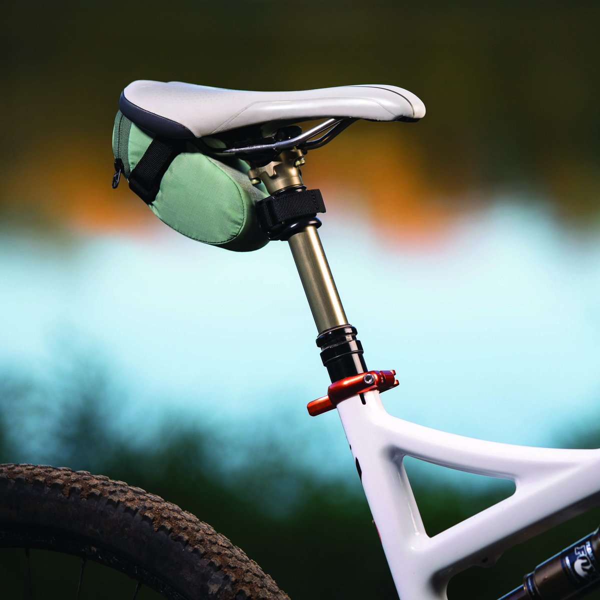 Dropper post discount compatible seat bag